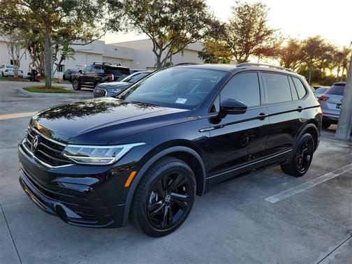 2023 Volkswagen Tiguan 2.0T SE R-Line Black
