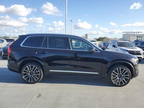 2025 Volvo XC90 B6 Ultra