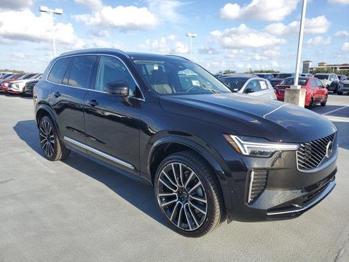 2025 Volvo XC90 B6 Ultra
