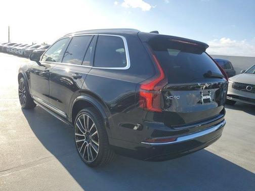 2025 Volvo XC90 B6 Ultra