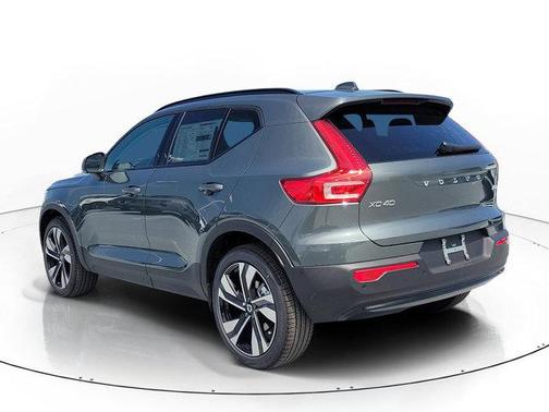 Forest Green 2026 Volvo XC40 B5 Plus