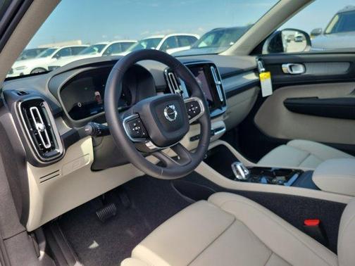 Forest Green 2026 Volvo XC40 B5 Plus