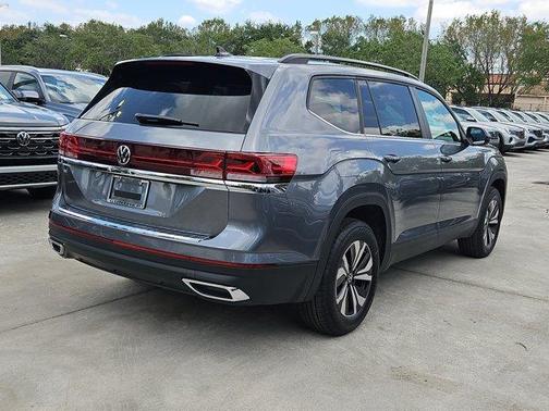 2025 Volkswagen Atlas 2.0T SE