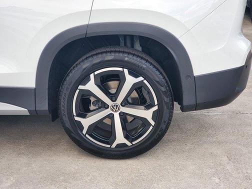 2025 Volkswagen Tiguan 2.0T SE