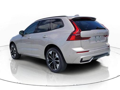 Bright 2026 Volvo XC60 B5 Plus