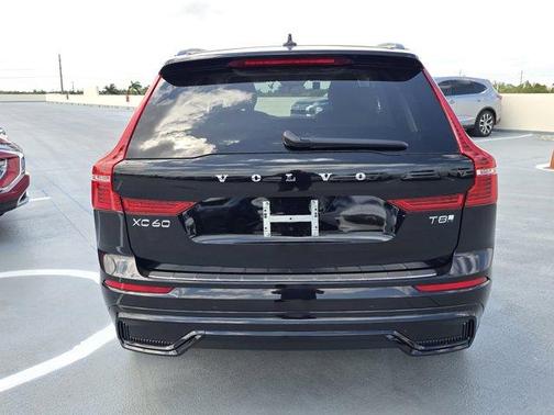 2025 Volvo XC60 Plug-In Hybrid T8 Plus