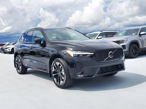 2026 Volvo XC60 B5 Plus