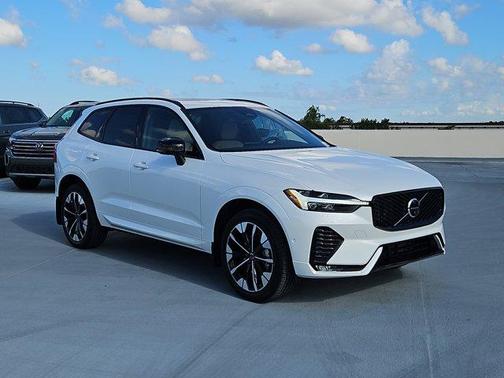 2026 Volvo XC60 B5 Plus