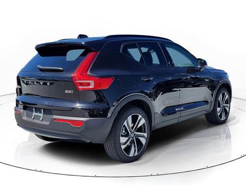 Onyx Black 2026 Volvo XC40 B5 Ultra