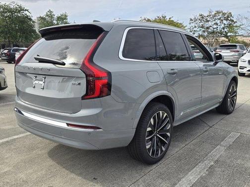 2025 Volvo XC90 B6 Plus 7-Seater