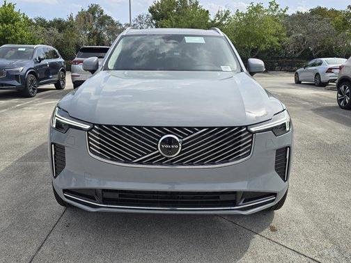 2025 Volvo XC90 B6 Plus 7-Seater