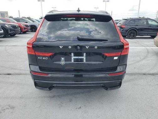 2024 Volvo XC60 Recharge Plug-In Hybrid T8 Plus Dark Theme