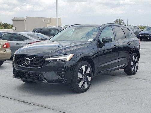 2024 Volvo XC60 Recharge Plug-In Hybrid T8 Plus Dark Theme