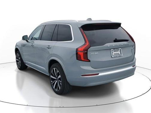 2025 Volvo XC90 B5 Core
