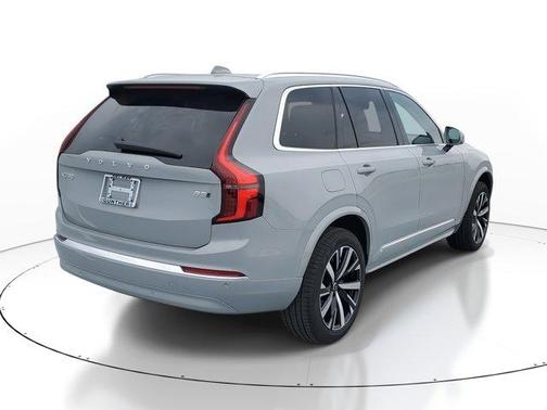 2025 Volvo XC90 B5 Core