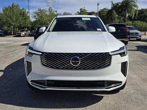 2026 Volvo XC90 PLUS