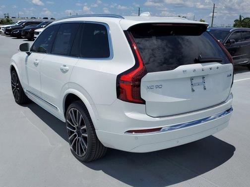 2025 Volvo XC90 B6 Ultra
