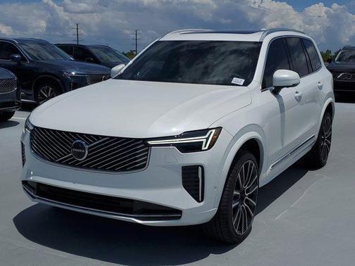 2025 Volvo XC90 B6 Ultra