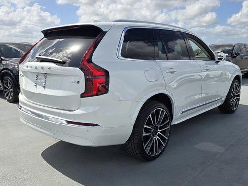 2025 Volvo XC90 B5 Plus 6-Seater