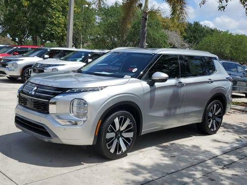 2025 Mitsubishi Outlander SEL