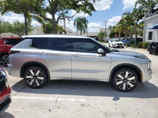 2025 Mitsubishi Outlander SEL