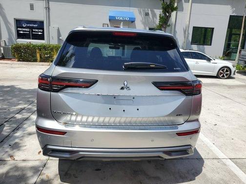 2025 Mitsubishi Outlander SEL