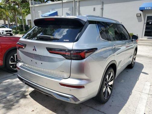 2025 Mitsubishi Outlander SEL