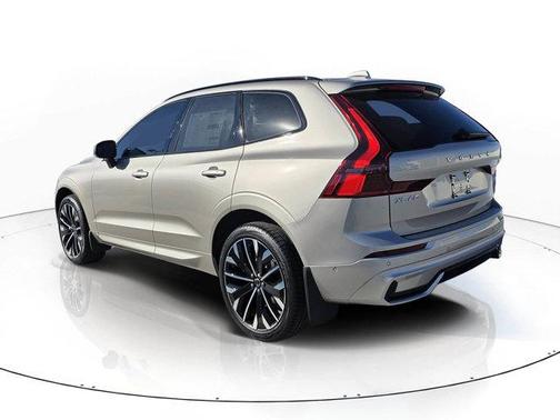 Bright 2026 Volvo XC60 B5 Ultra
