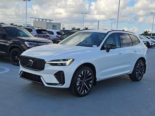 2026 Volvo XC60 B5 Ultra
