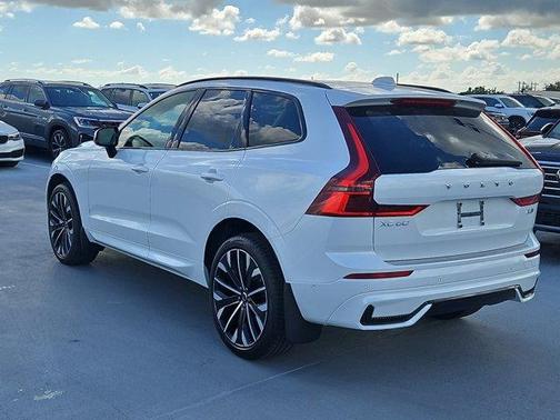 2026 Volvo XC60 B5 Ultra