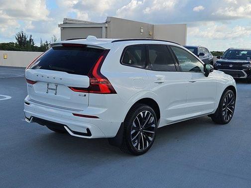 2026 Volvo XC60 B5 Ultra