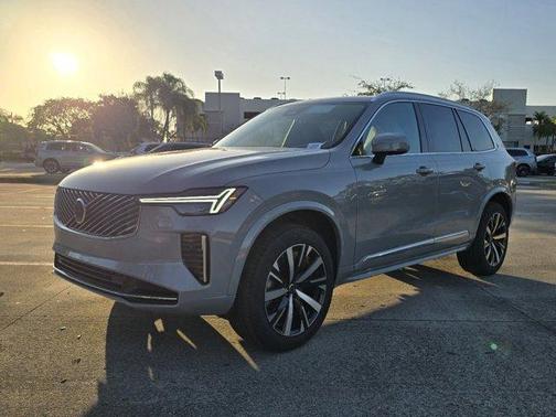 2025 Volvo XC90 B5 Core