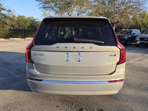 2025 Volvo XC90 B5 Core