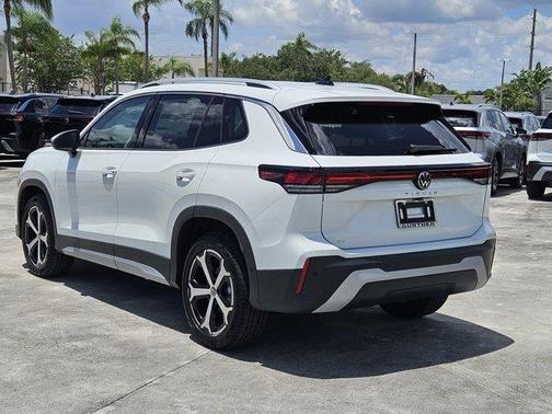 2025 Volkswagen Tiguan 2.0T SE