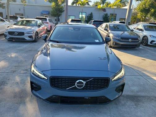 2023 Volvo S60 B5 Core Dark Theme