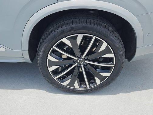 2026 Volvo XC90 B5 Plus 7-Seater