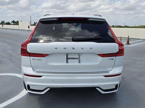 2025 Volvo XC60 Plug-In Hybrid T8 Ultra