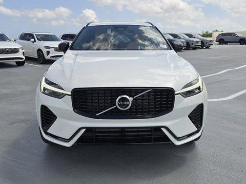 2025 Volvo XC60 Plug-In Hybrid T8 Ultra