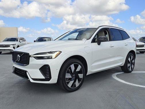 2025 Volvo XC60 Plug-In Hybrid T8 Plus