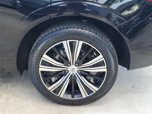 2022 Volvo XC60 B5 Inscription