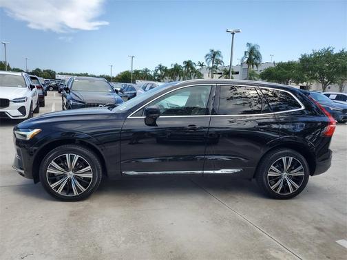 2022 Volvo XC60 B5 Inscription