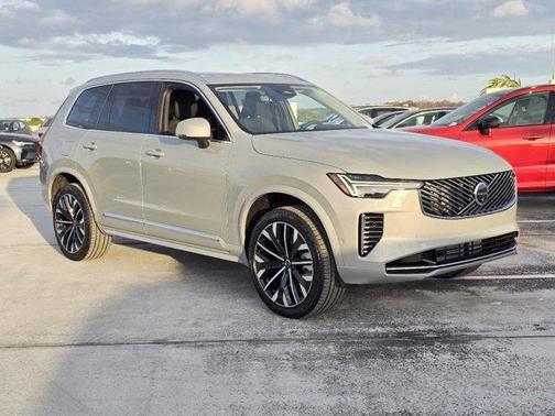2025 Volvo XC90 Plug-In Hybrid T8 Plus 7-Seater