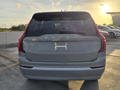 2025 Volvo XC90 Plug-In Hybrid T8 Plus 7-Seater