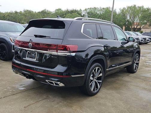 2025 Volkswagen Atlas 2.0T SEL Premium R-Line