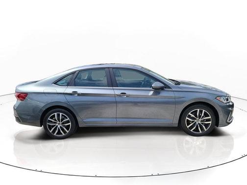 Platinum Gray Metallic 2026 Volkswagen Jetta 1.5T SE