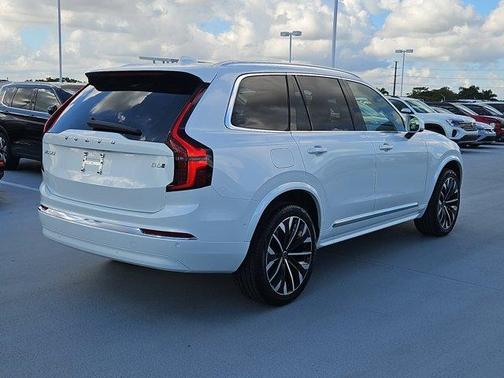 2026 Volvo XC90 B6 Ultra 7-Seater