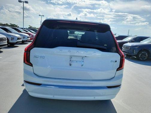 2026 Volvo XC90 B6 Ultra 7-Seater