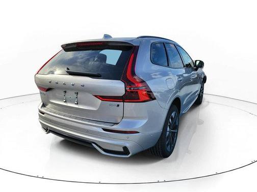 Bright 2026 Volvo XC60 B5 Plus