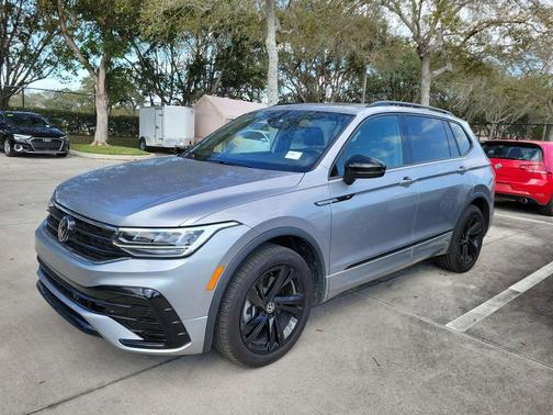 2024 Volkswagen Tiguan 2.0T SE R-Line Black