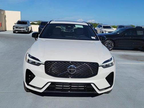 2026 Volvo XC60 PLUS
